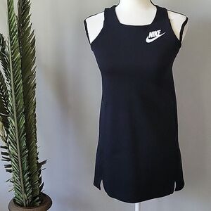 Nike black tennis dress with pockets and zip back NWT